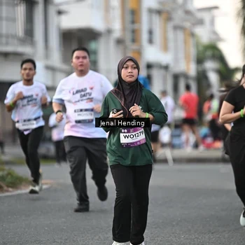 Runner Photo 7700134
