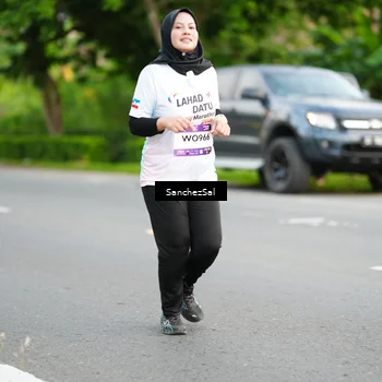 Runner Photo 7700154