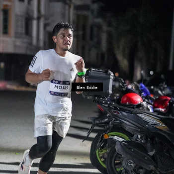 Runner Photo 7700172