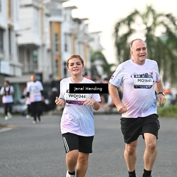 Runner Photo 7700184