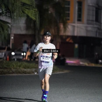 Runner Photo 7700197