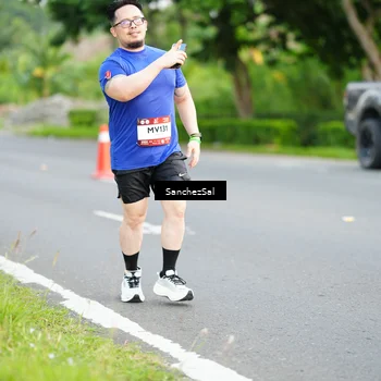 Runner Photo 7700233