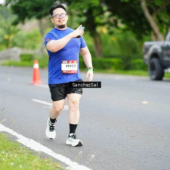 Runner Photo 7700237