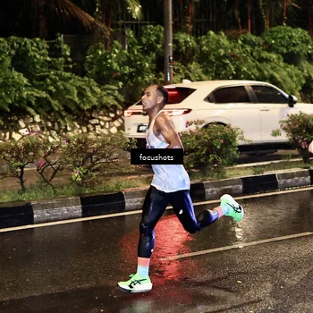 Runner Photo 7700260