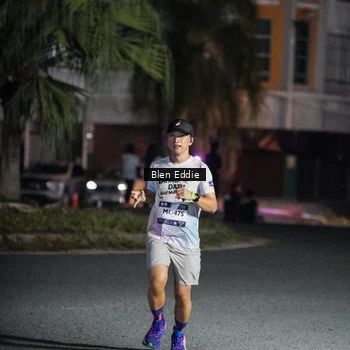 Runner Photo 7700263