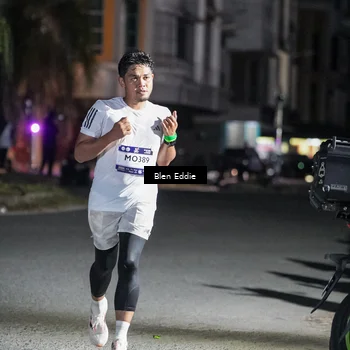 Runner Photo 7700264