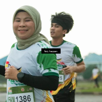 Runner Photo 7700274