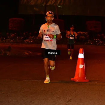 Runner Photo 7700285
