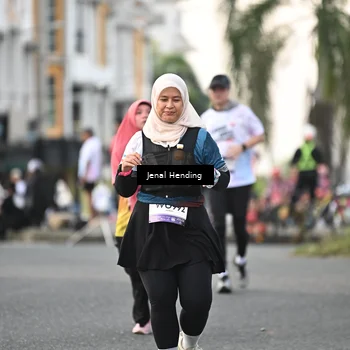Runner Photo 7700293