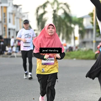 Runner Photo 7700296