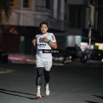 Runner Photo 7700304