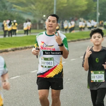 Runner Photo 7700309