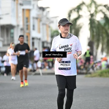 Runner Photo 7700316