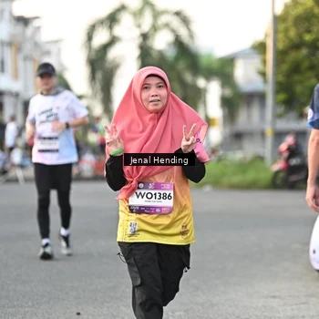 Runner Photo 7700317