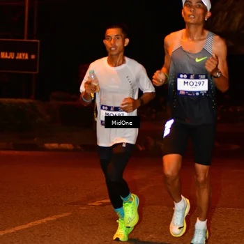 Runner Photo 7700323