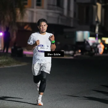 Runner Photo 7700332