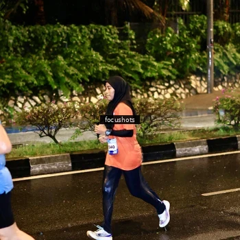 Runner Photo 7700344