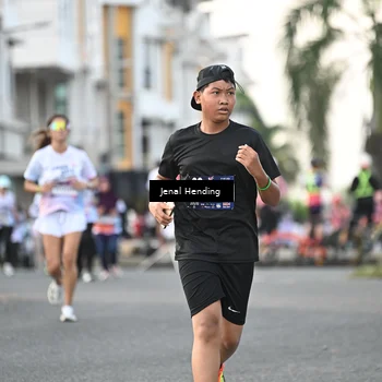 Runner Photo 7700348