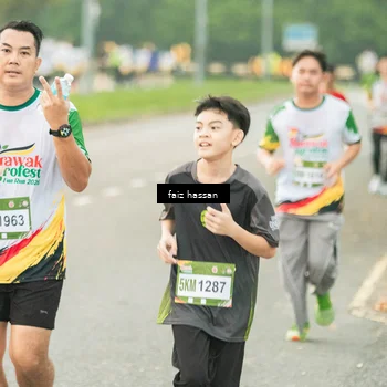 Runner Photo 7700349