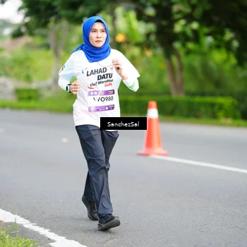 Runner Photo 7700354