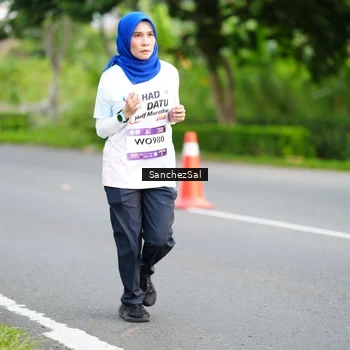 Runner Photo 7700355