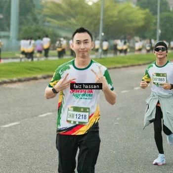 Runner Photo 7700358