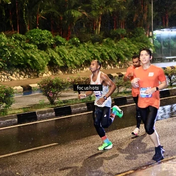 Runner Photo 7700363