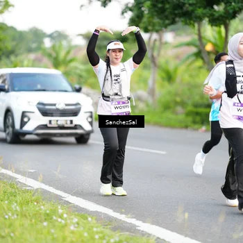 Runner Photo 7700380