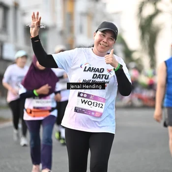 Runner Photo 7700385