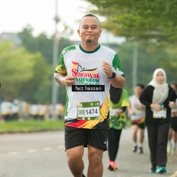 Runner Photo 7700390