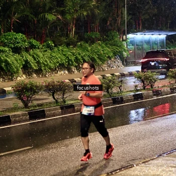 Runner Photo 7700395