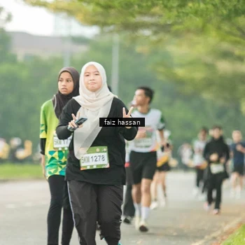 Runner Photo 7700396