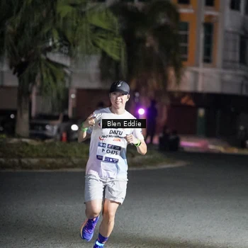 Runner Photo 7700414