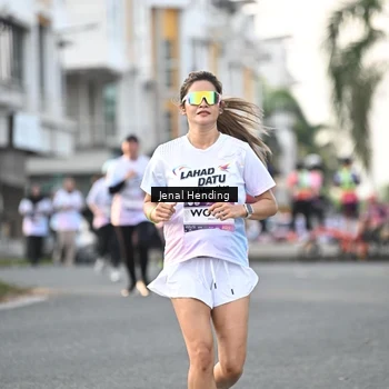 Runner Photo 7700416