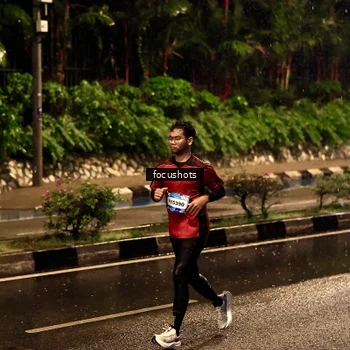 Runner Photo 7700420