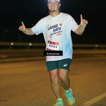 Runner Photo 7700424