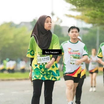 Runner Photo 7700438