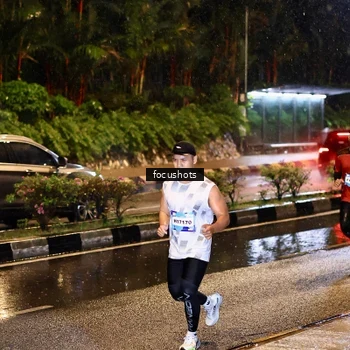 Runner Photo 7700453