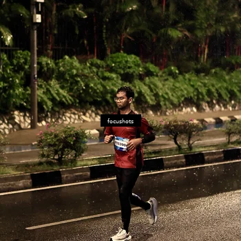 Runner Photo 7700473
