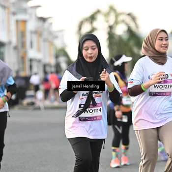 Runner Photo 7700476