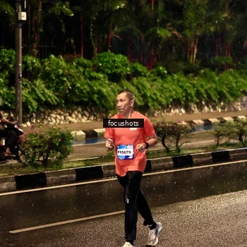 Runner Photo 7700504