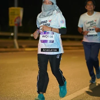 Runner Photo 7700514