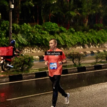 Runner Photo 7700516