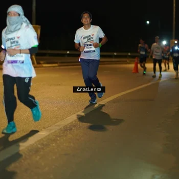 Runner Photo 7700518