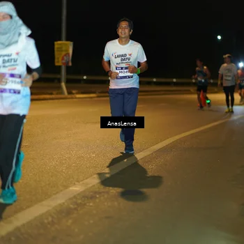 Runner Photo 7700531