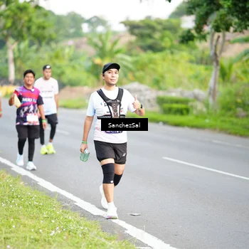 Runner Photo 7700567
