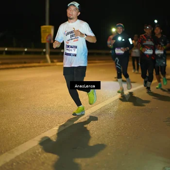 Runner Photo 7700572