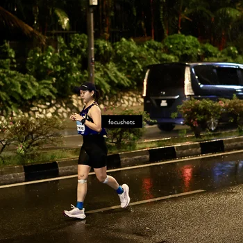 Runner Photo 7700592