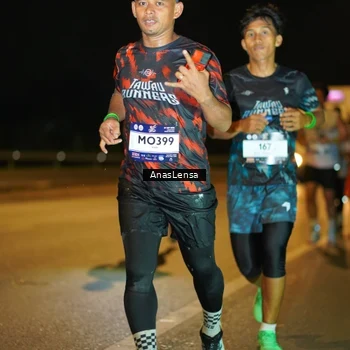 Runner Photo 7700599