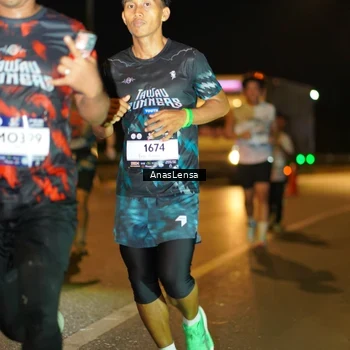 Runner Photo 7700601